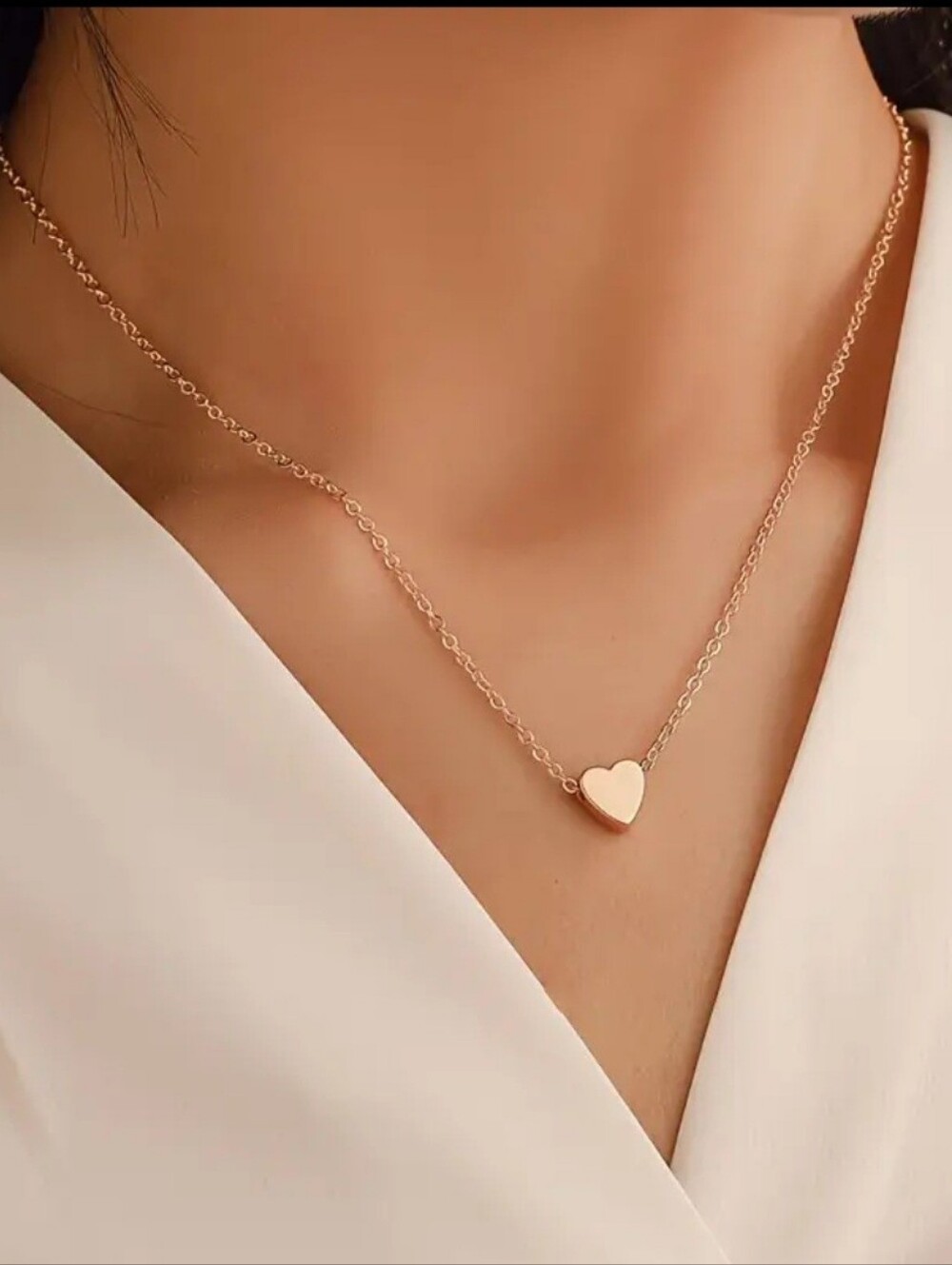 NEW Gold Heart Shaped Pendant Necklace